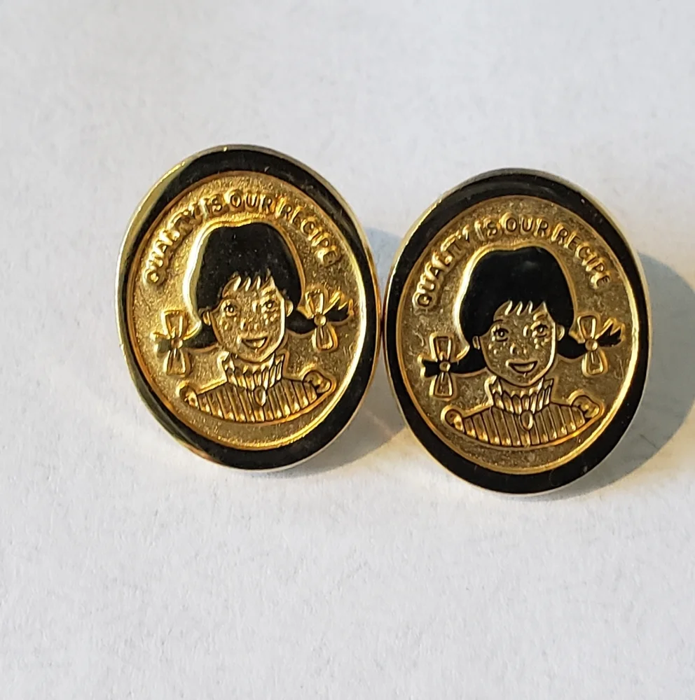 Official Wendy's Cameo Post Earings - Picture 1 of 4